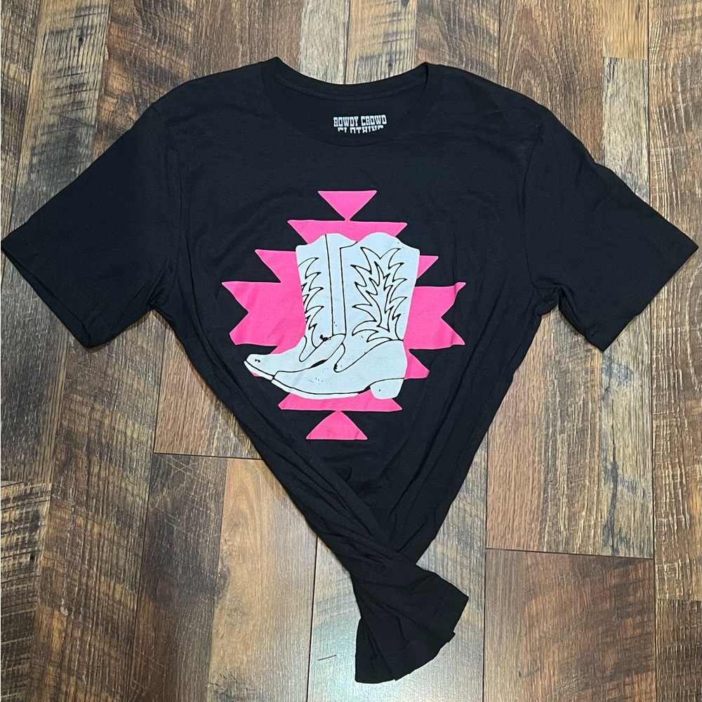 Western Black Graphic Tshirt, Pink with boots, size 3XL, BRAND NEW, Rowdy Crowd